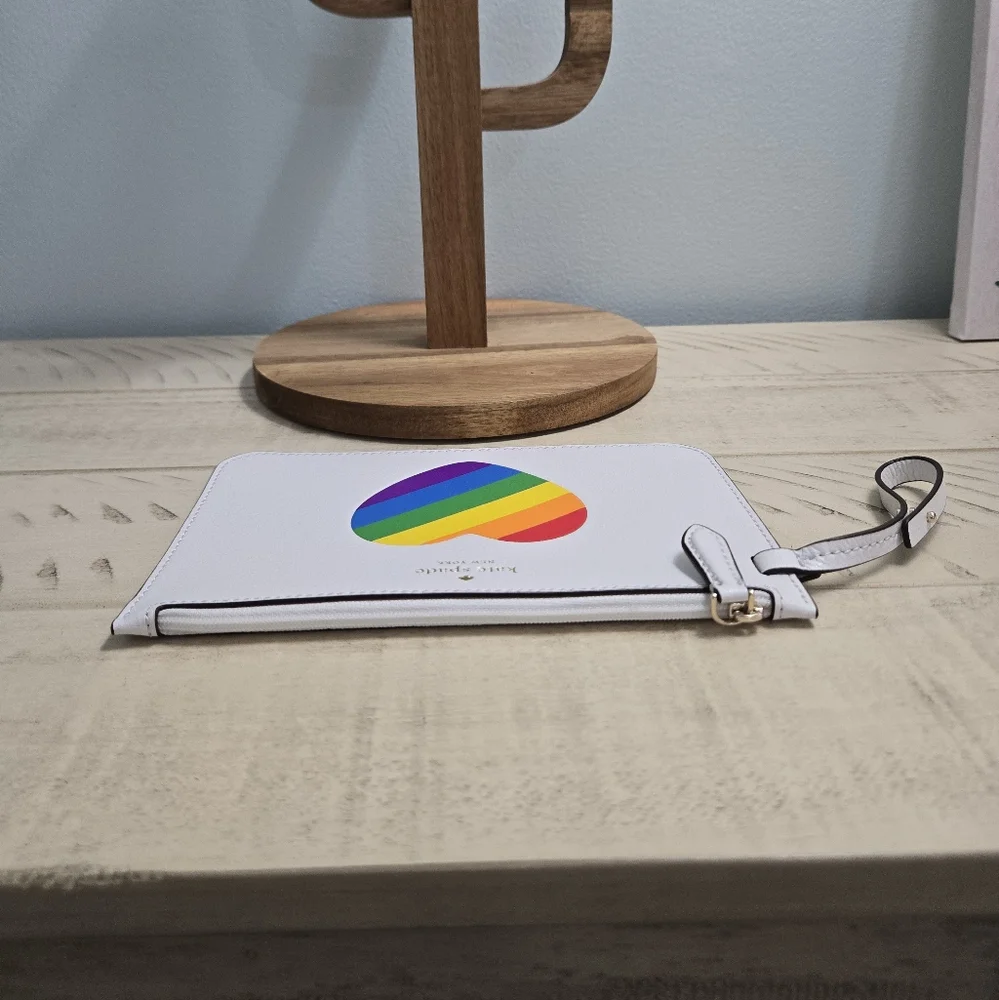 Kate Spade New York White Pebble Leather Rainbow Skinny Wristlet/Clutch NWOT - Picture 7 of 9